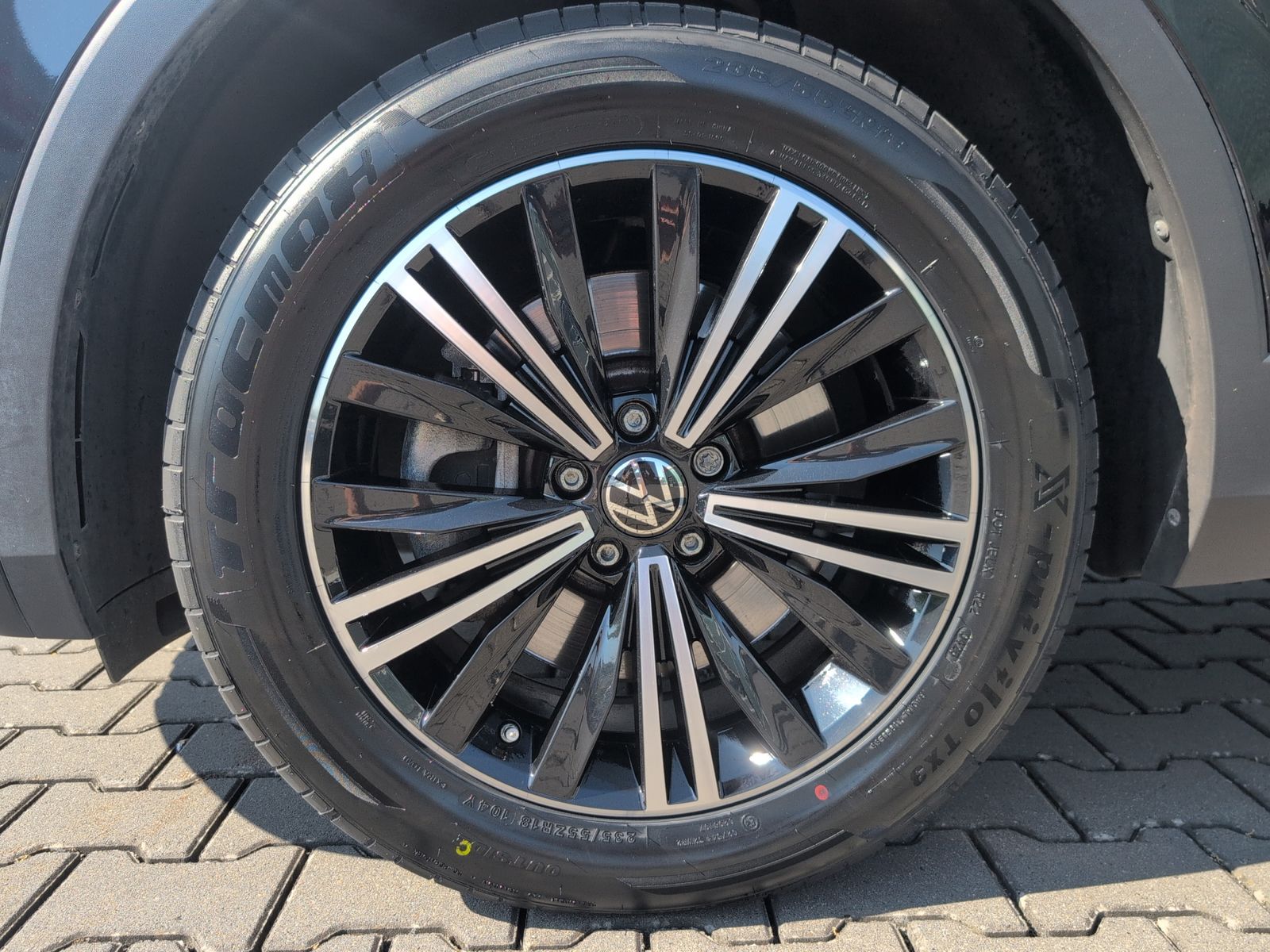Volkswagen Tiguan Elegance 4M MATRIX+PANO+HUD+LEDER+VOLL!!