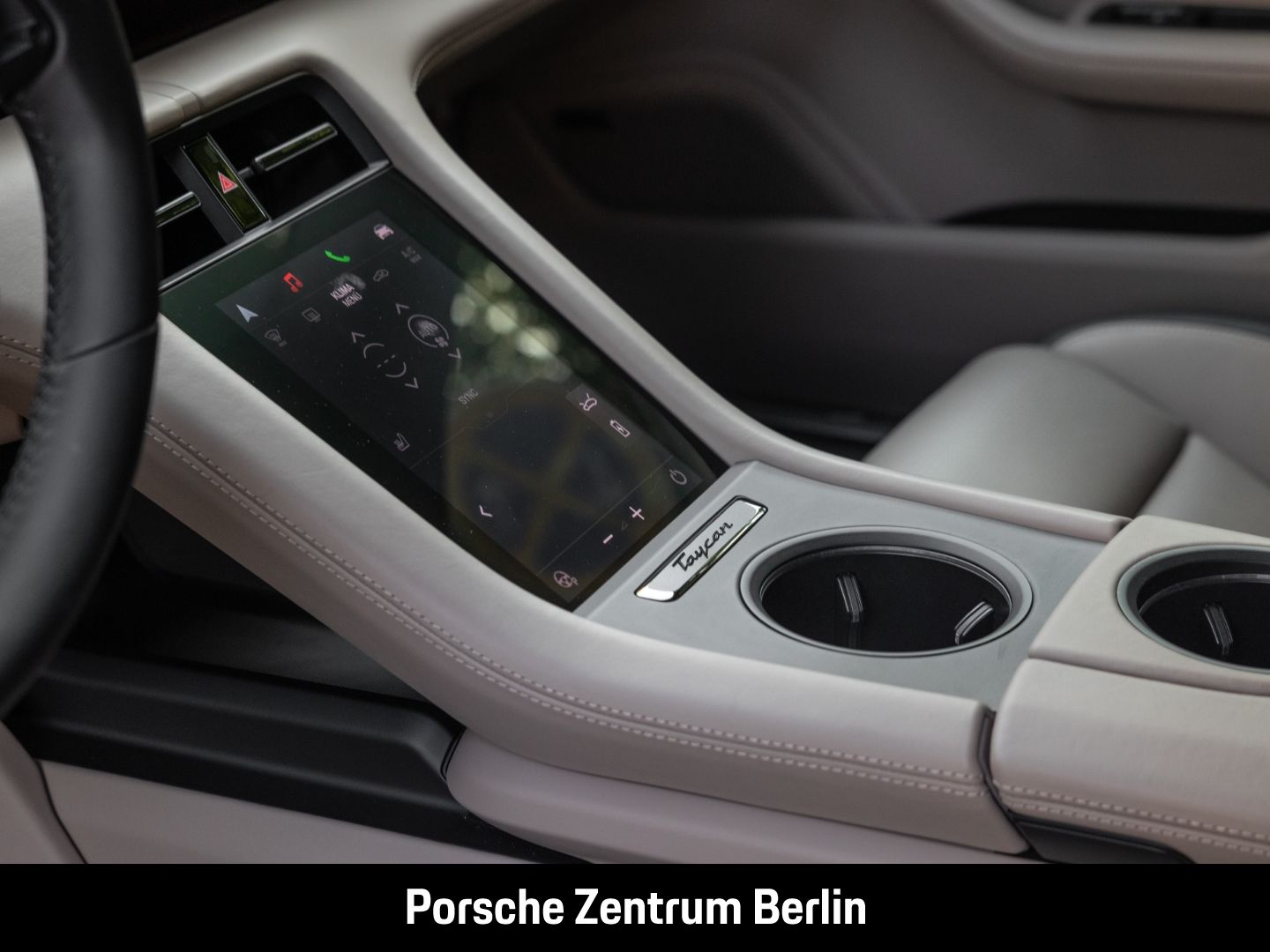 Porsche Taycan 4 Cross Turismo HD-Matrix Offroad Paket
