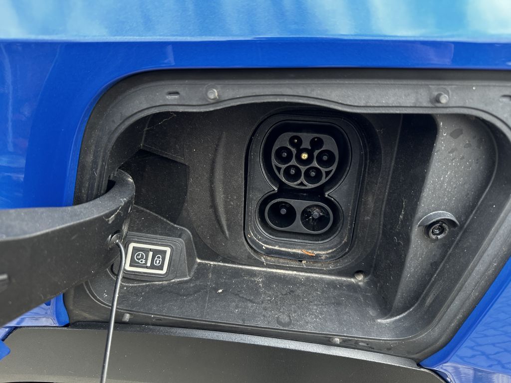 Opel Mokka-e Elegance - Samsaru's Car Outlet