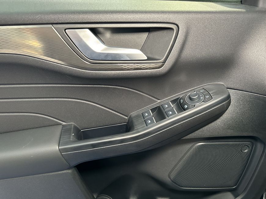 Ford Kuga 1.5 EcoBoost TITANIUM - Samsaru's Car Outlet