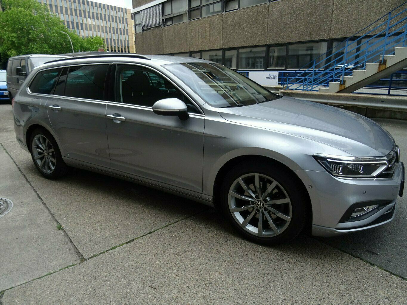 Volkswagen Passat Variant 2.0 TDI Autom - Samsaru's Car Outlet