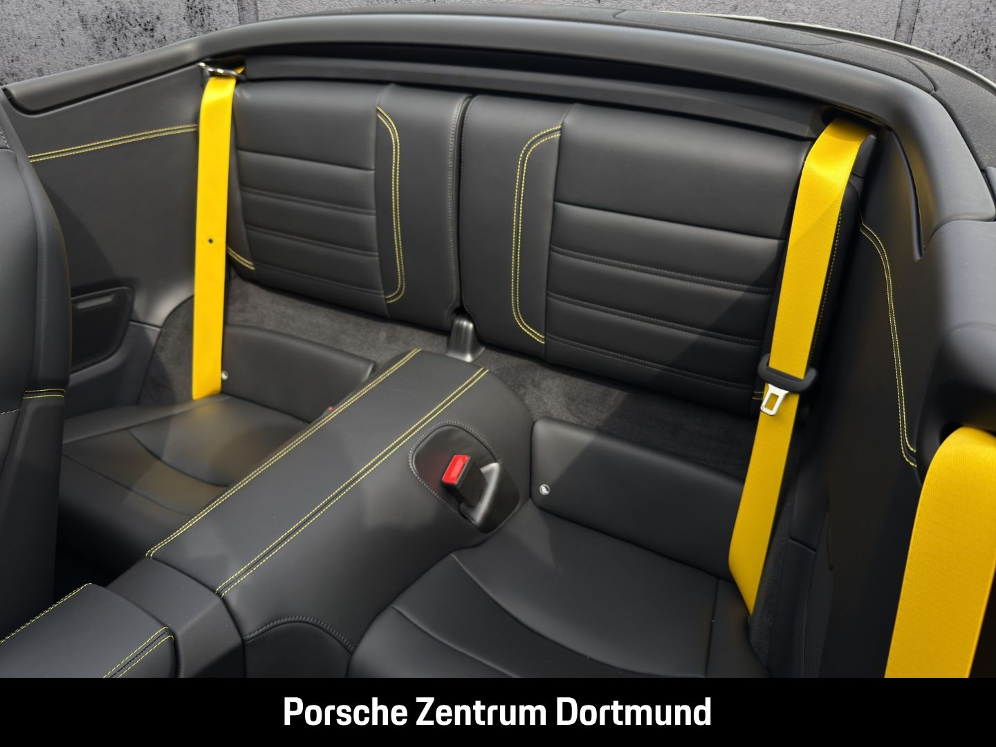 Porsche 992 911 Carrera 4 GTS Cabrio Burmester Clubleder