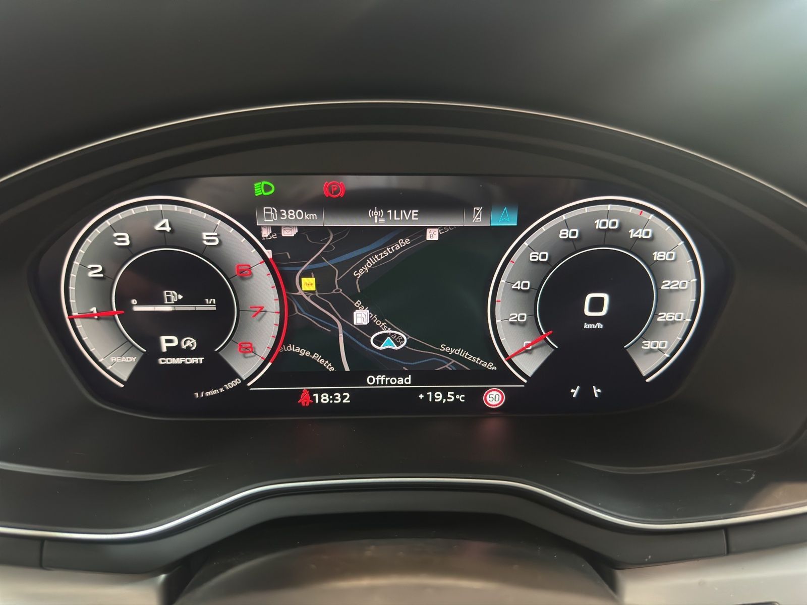 Audi A4 Avant 40 TFSI Q 2x S LINE MATRIX AHK LM19 KAM