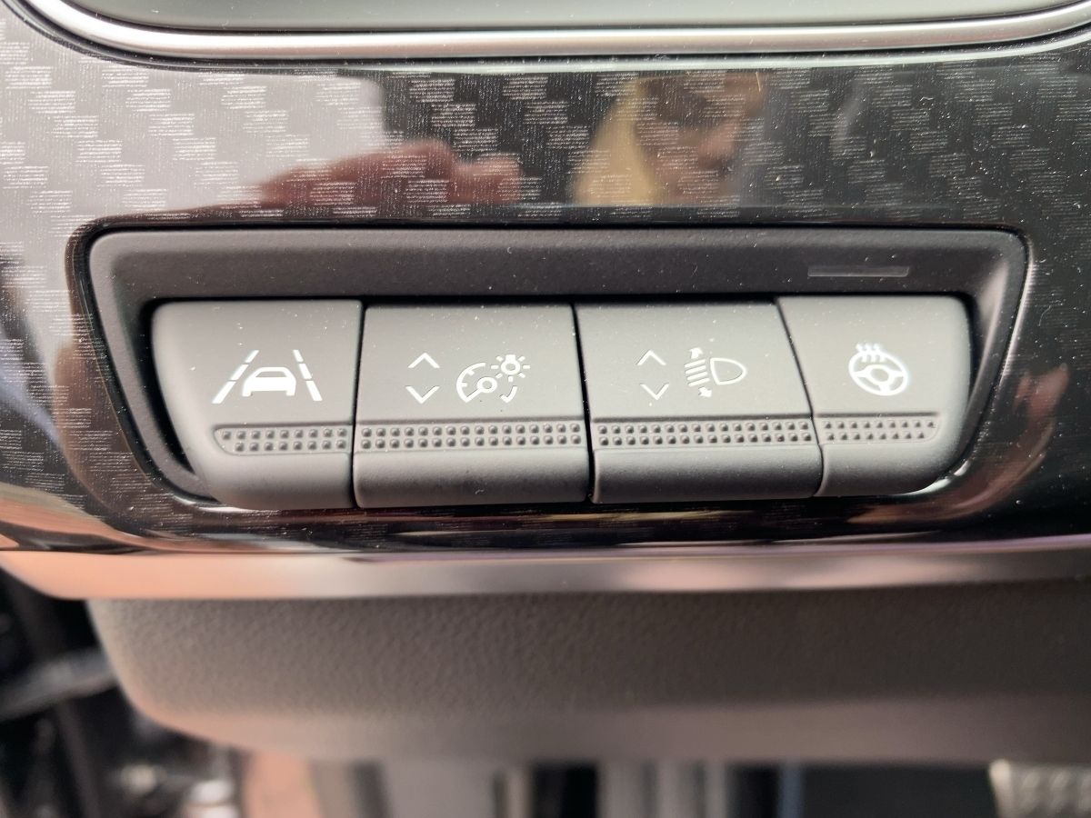 Renault Arkana 1.6 E-TECH Hybrid 145 E-Tech Engineered - Samsaru's Car Outlet