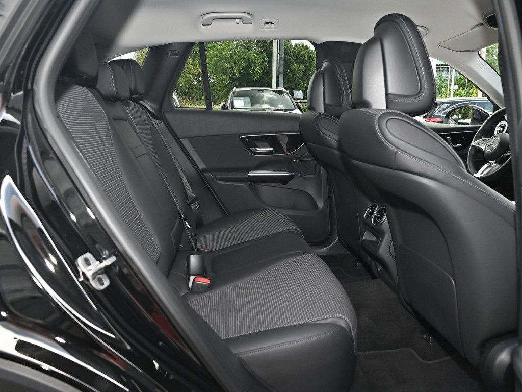 Mercedes-Benz GLC 300 de 4M Avantgarde Advanced Plus - Samsaru's Car Outlet