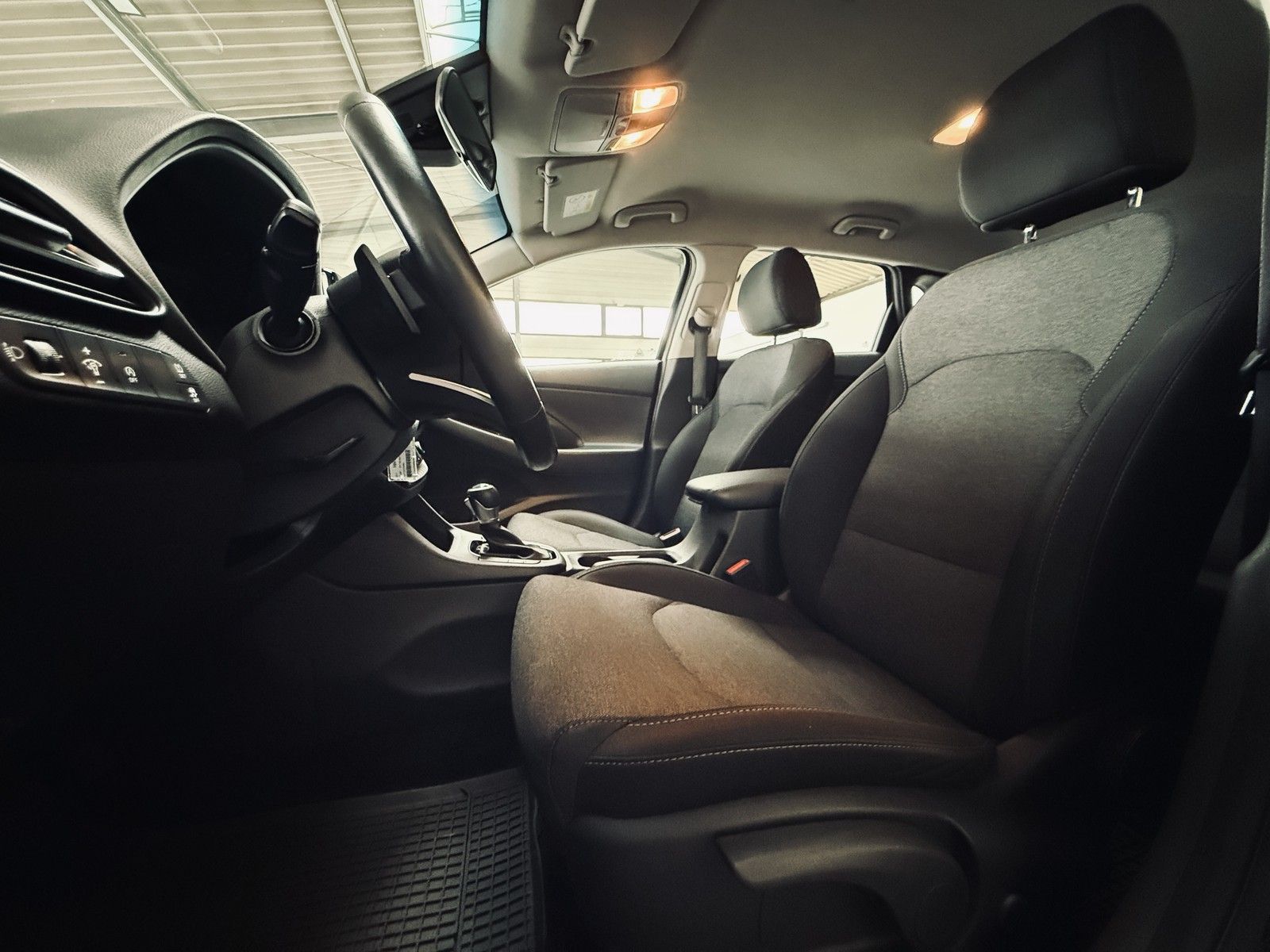 Hyundai i30 Trend Mild-Hybrid - Samsaru's Car Outlet
