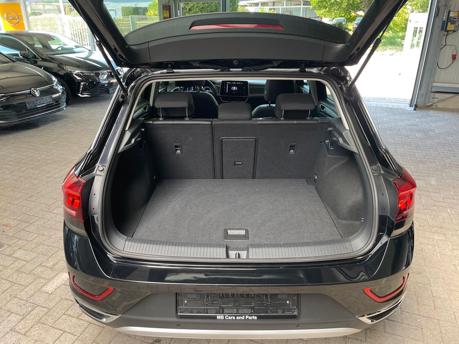 Volkswagen T-Roc 1.0 TSI Style - Samsaru's Car Outlet