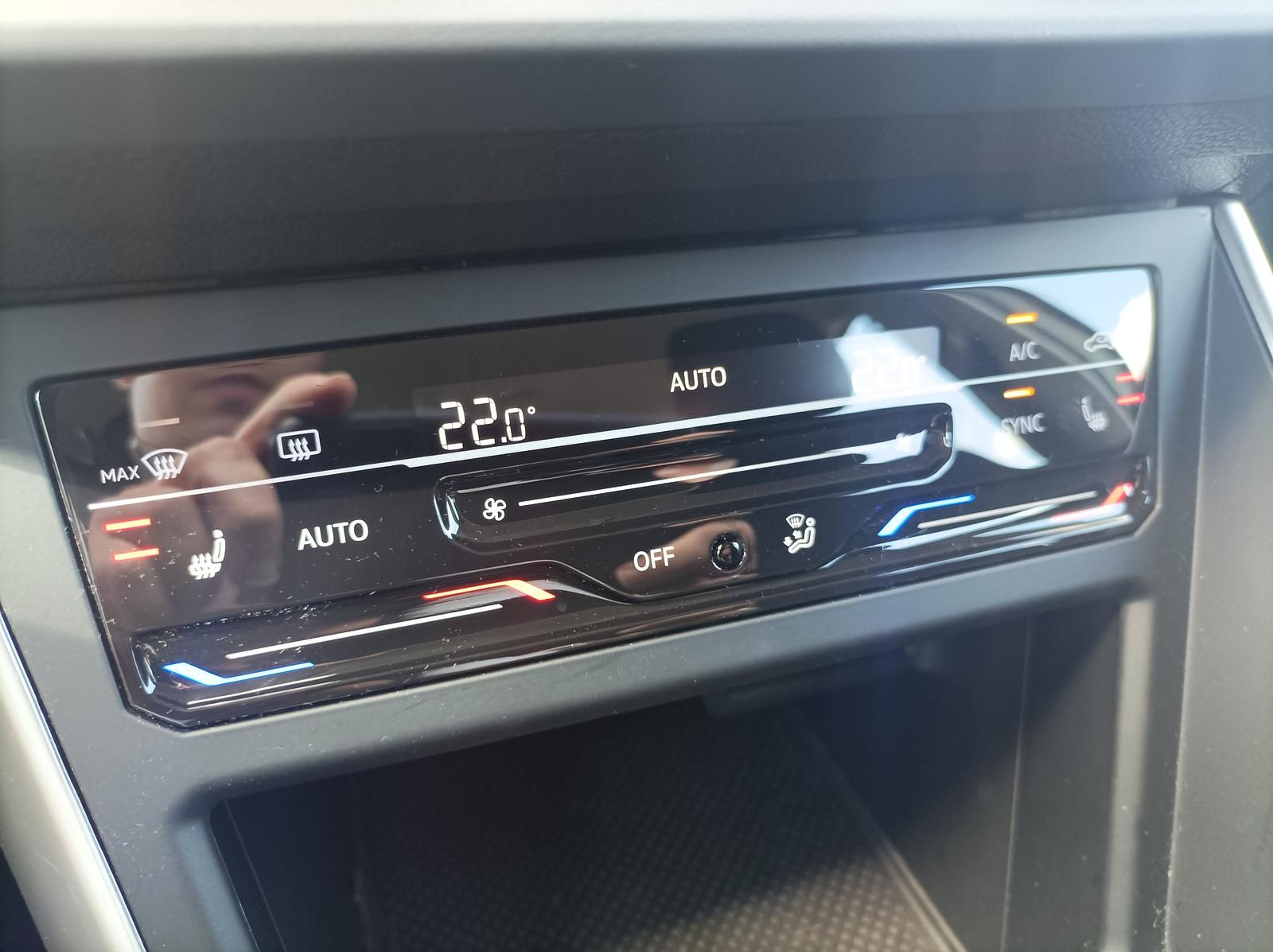Volkswagen Taigo 1.0 TSI Life - Samsaru's Car Outlet