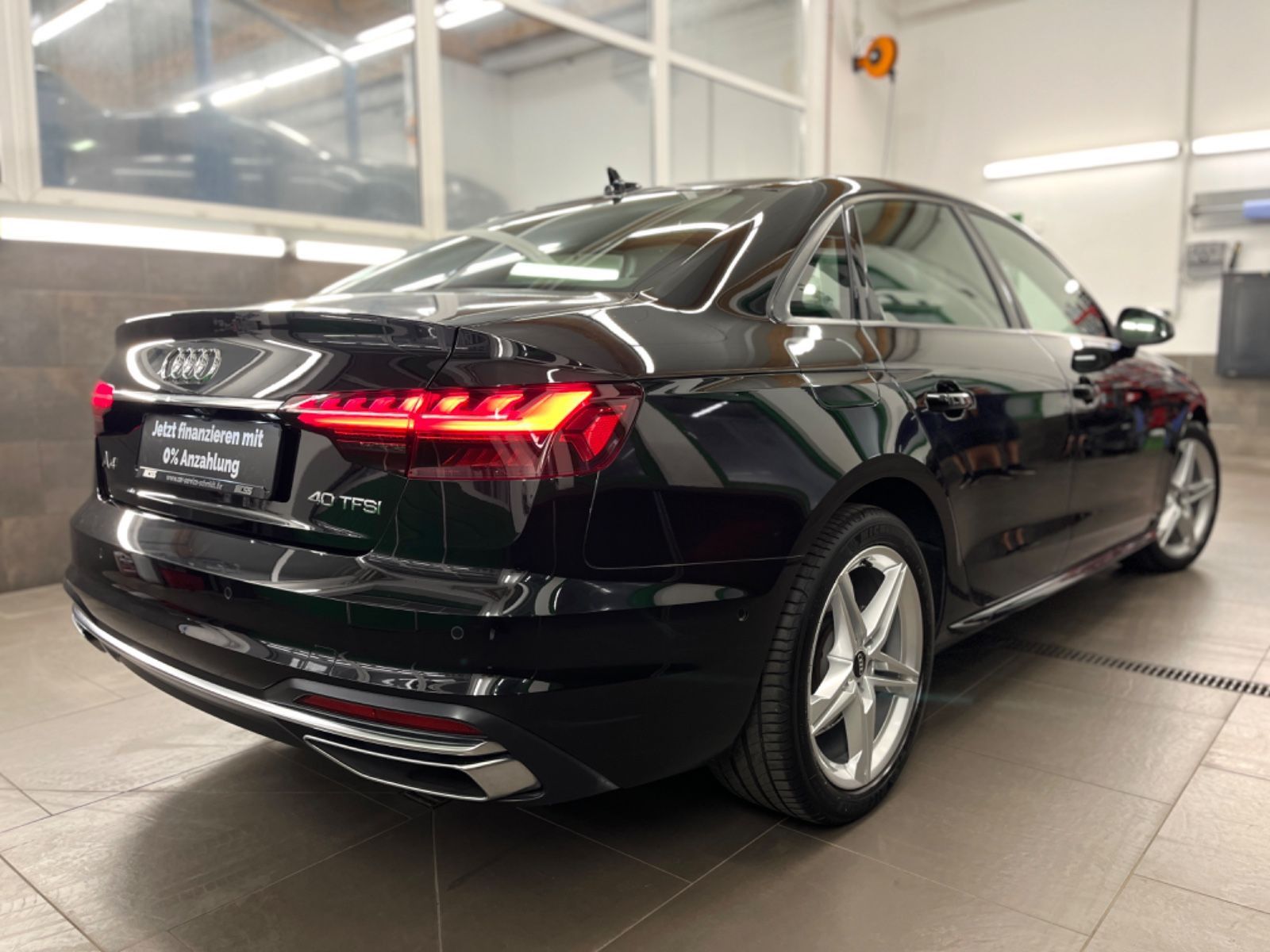 Audi A4 Lim. 40 TFSI advanced - Samsaru's Car Outlet