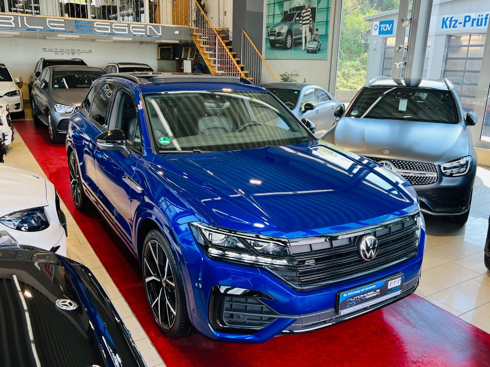 Volkswagen Touareg R-Line 4Motion - Samsaru's Car Outlet