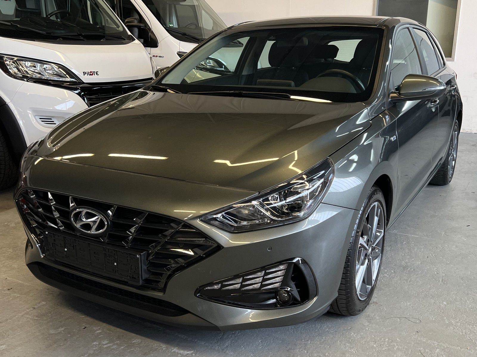 Hyundai i30 Trend T-GDI - Samsaru's Car Outlet