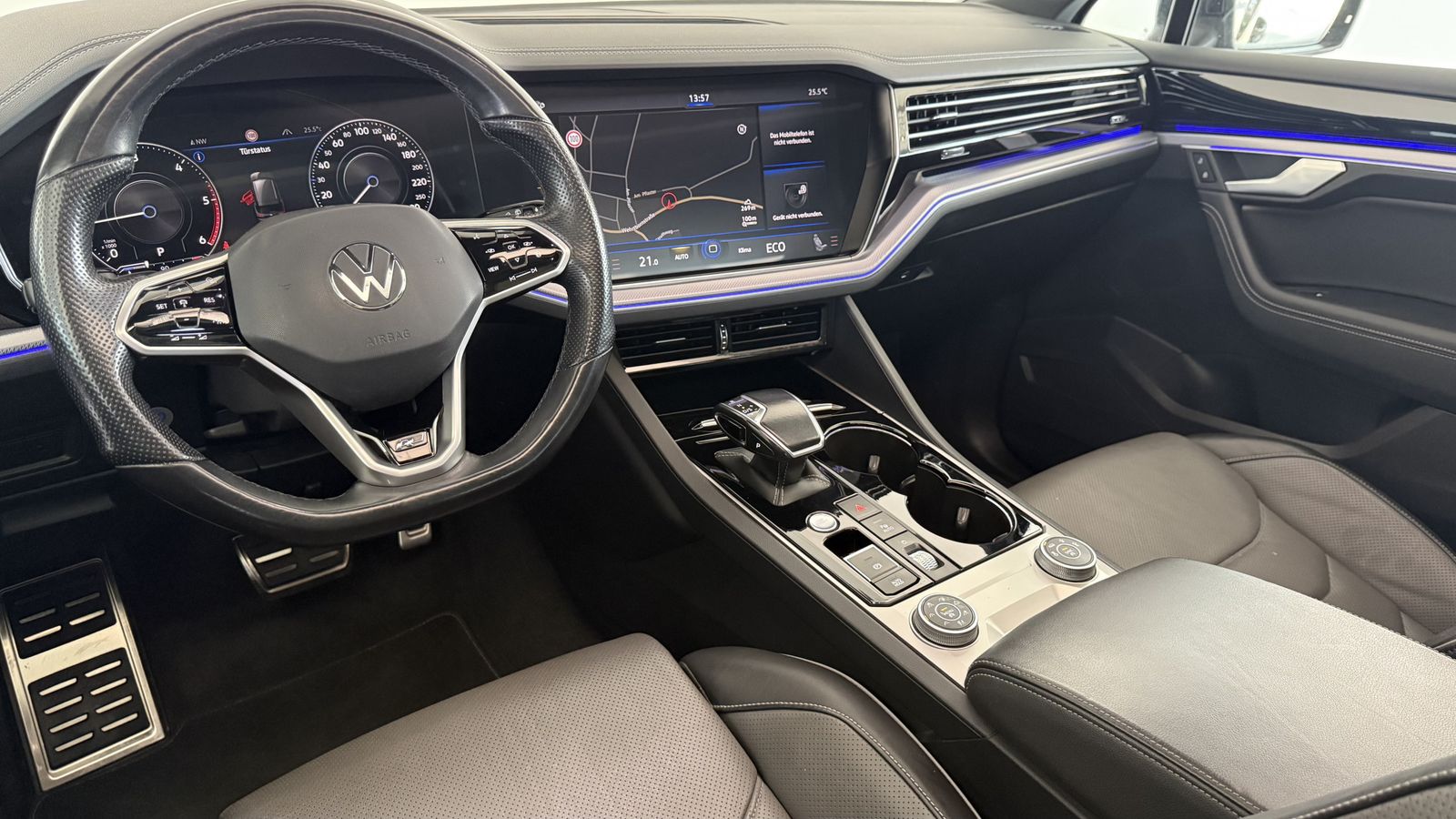 Volkswagen Touareg R-Line 4M |PANO |LUFT |HUD |MATRIX |AHK