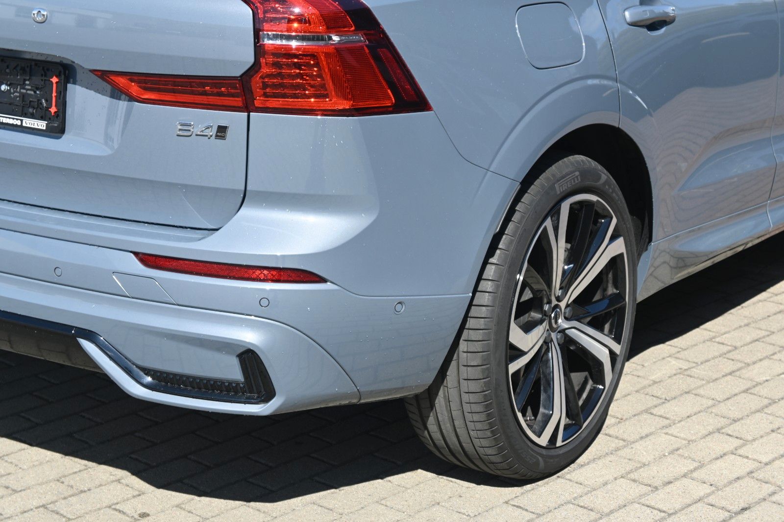 Volvo XC60 B4 AWD Ultimate - Samsaru's Car Outlet