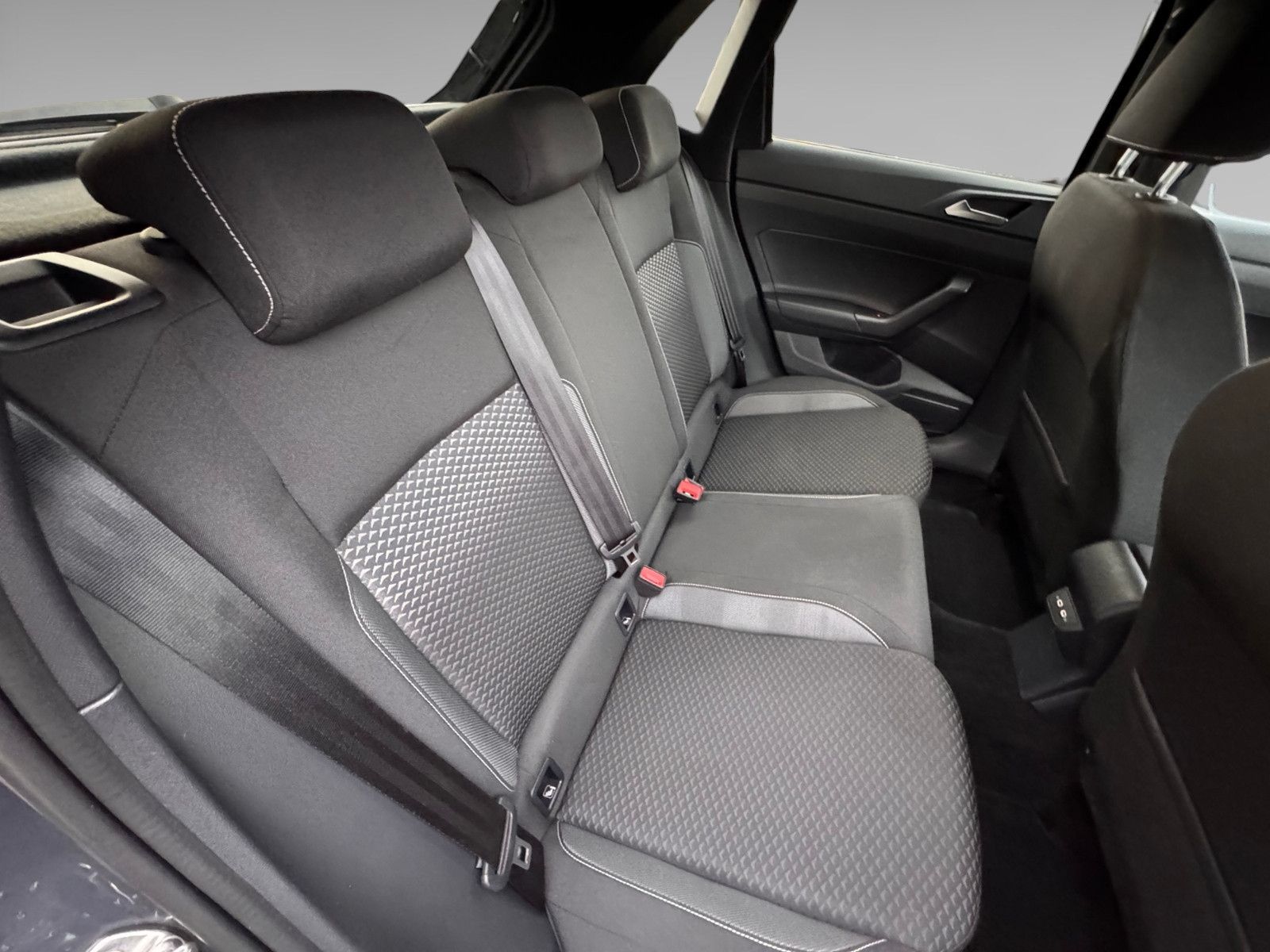 Volkswagen Polo Active DSG - Samsaru's Car Outlet