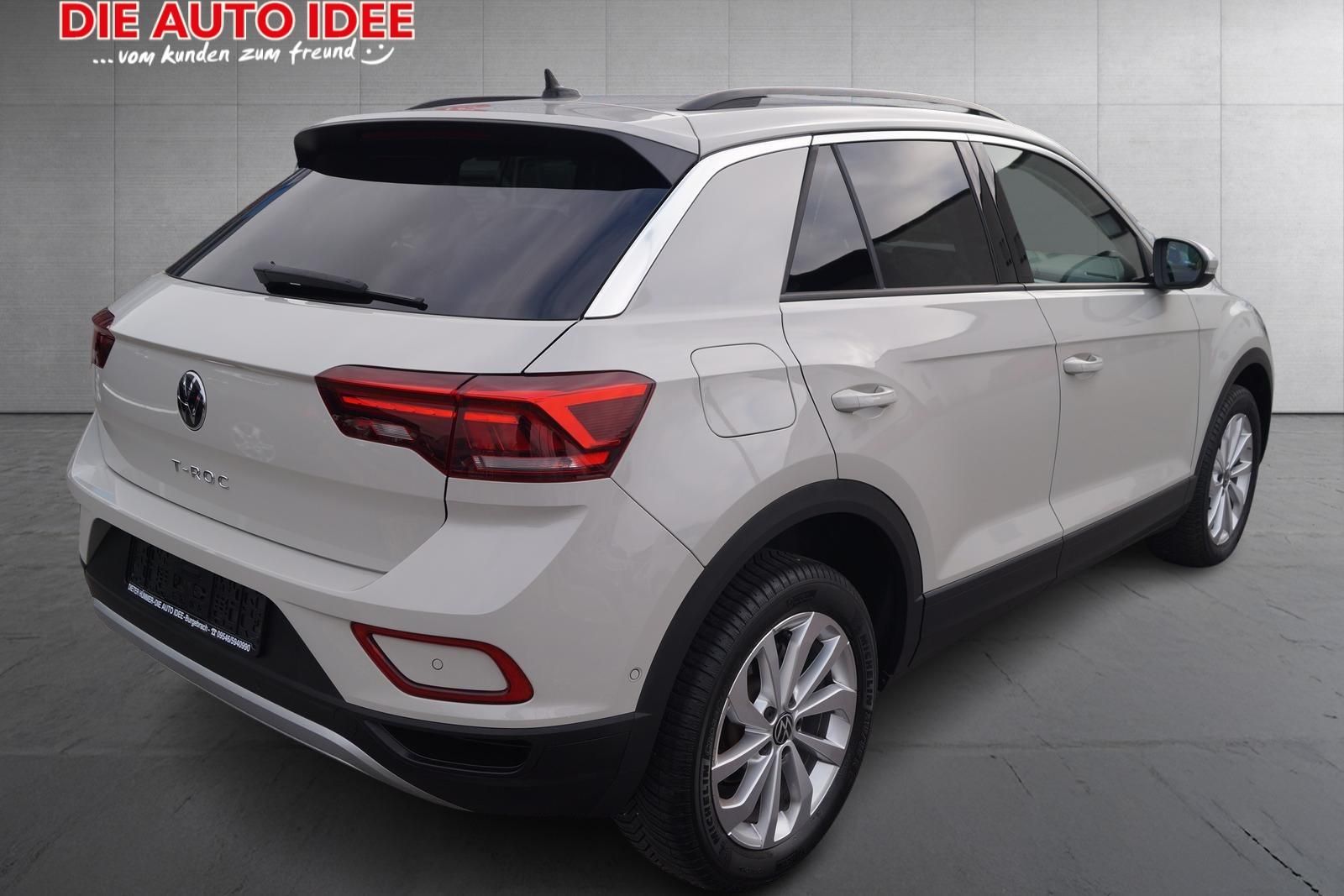 Volkswagen T-Roc Life 1.5 TSI DSG - Samsaru's Car Outlet