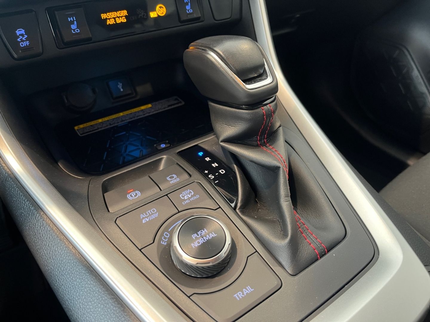 Toyota RAV 4 Plug-in-Hybrid 4x4 Technik - Samsaru's Car Outlet