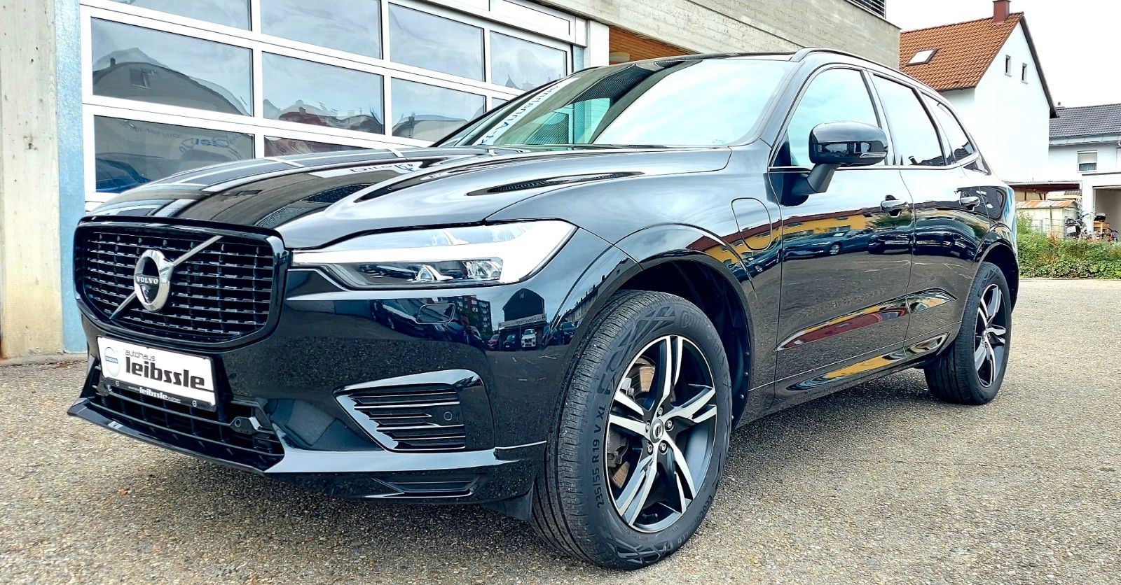 Volvo XC60 T6 R-Design Recharge Plug-In Hybrid AWD