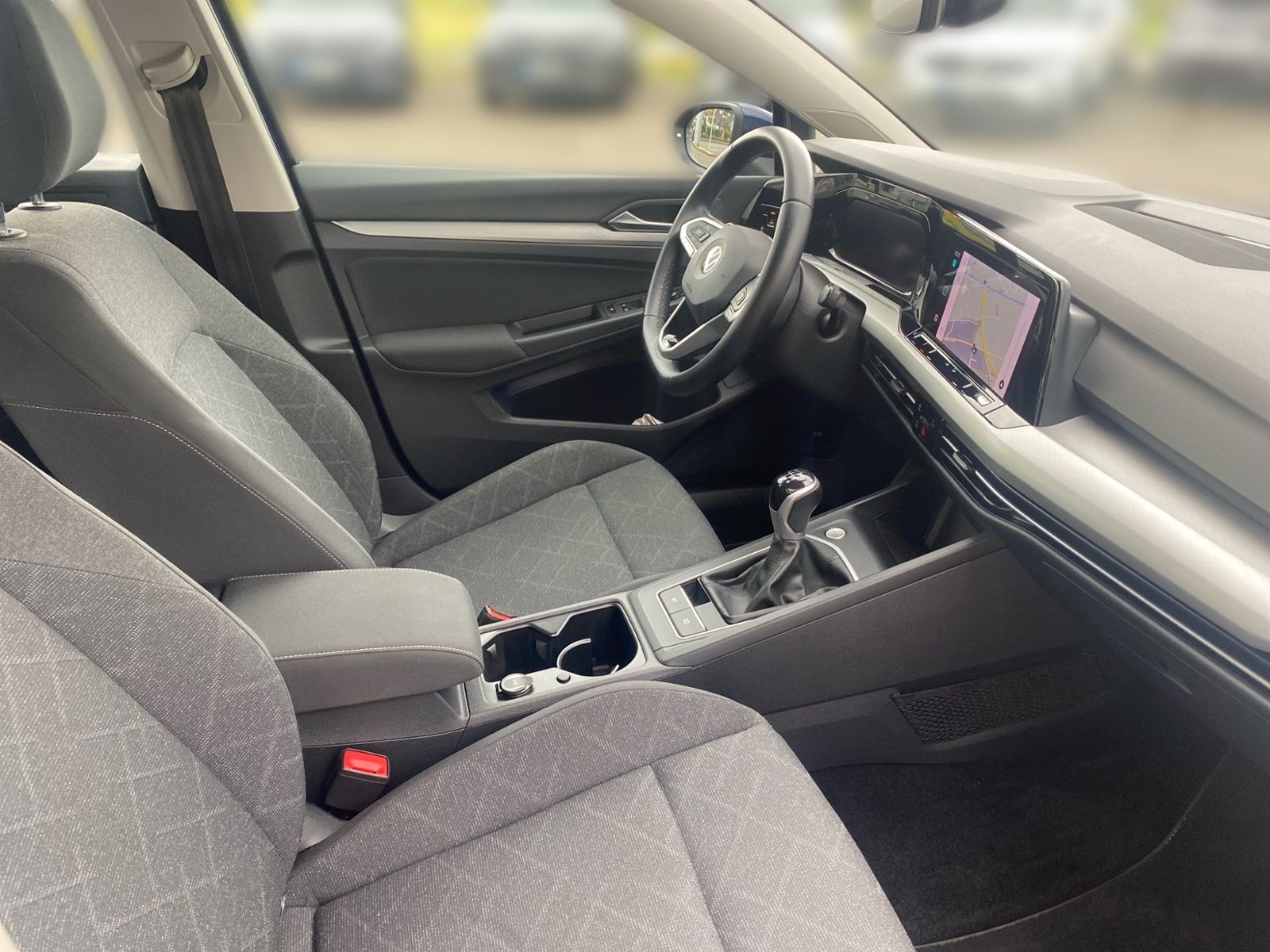 Volkswagen Golf VIII 2.0 TDI LIFE - Samsaru's Car Outlet
