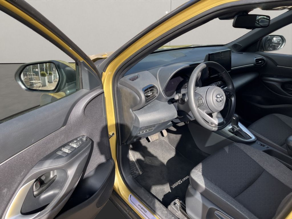 Toyota Yaris Cross Hybrid 1.5 VVT-i Team D 15 Jahre Gar