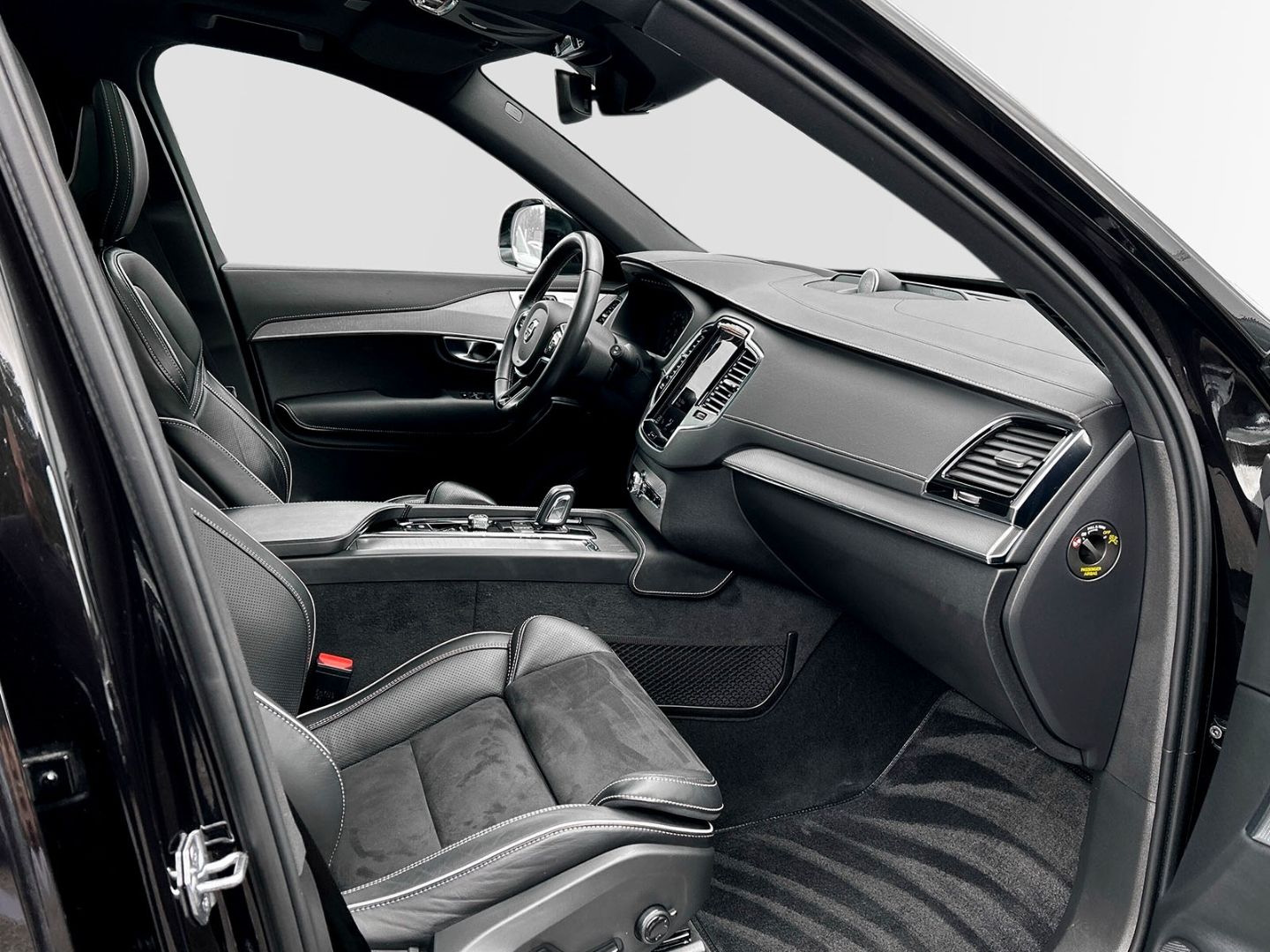 Volvo XC90 B5 Diesel AWD R-Design - Samsaru's Car Outlet