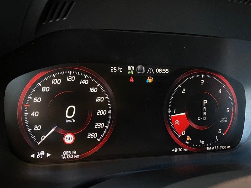 Volvo XC 60 Momentum Pro - Samsaru's Car Outlet