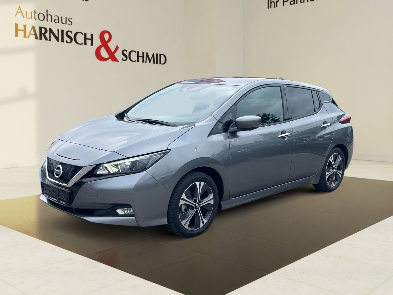 Nissan Leaf 40 kWh Autom. - N-Con. - Samsaru's Car Outlet