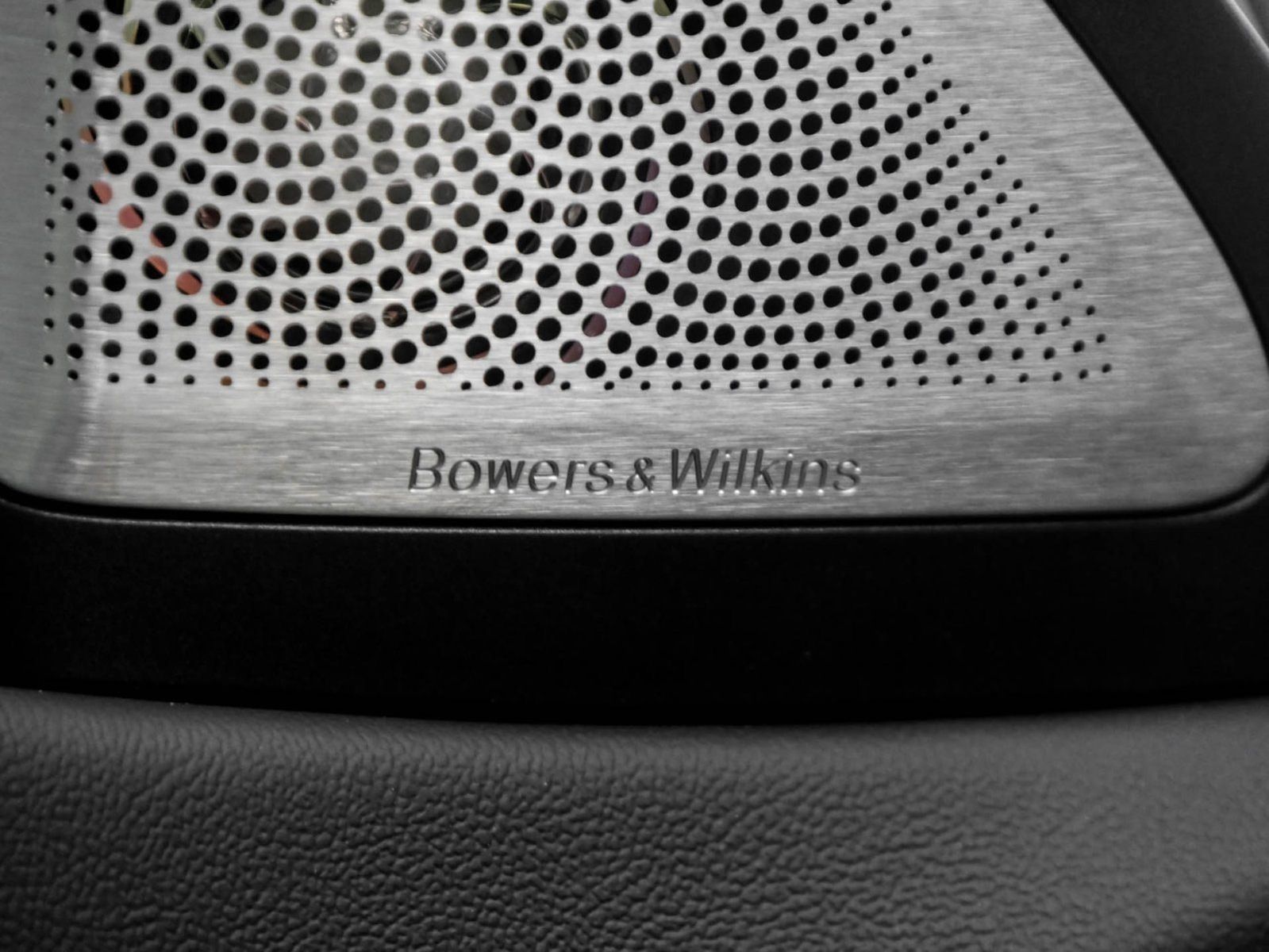 BMW X6 xDrive40d Indiv. M Sport + PanoSkyLo. + B/W +