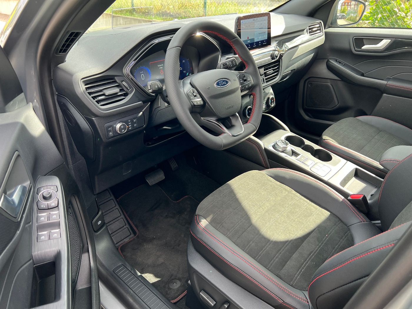 Ford KUGA ST-LINE X - Samsaru's Car Outlet