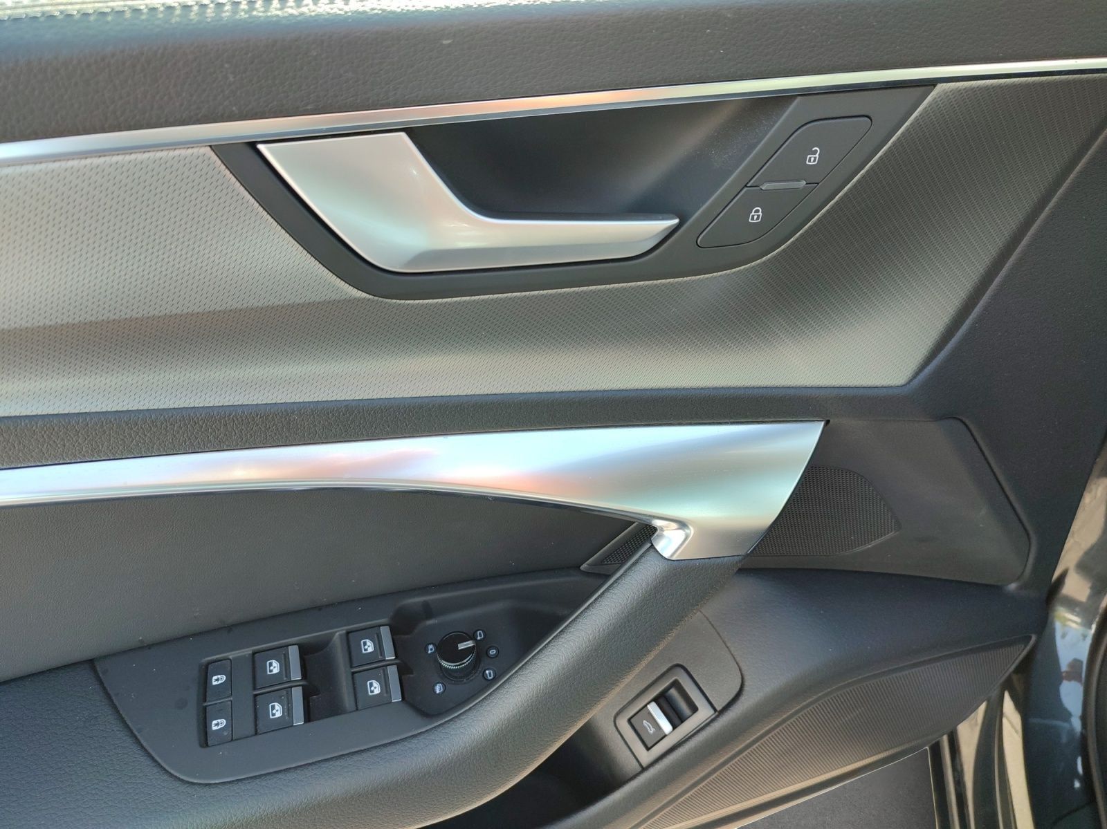Audi A6 Limousine 45 TFSI design S line - Samsaru's Car Outlet