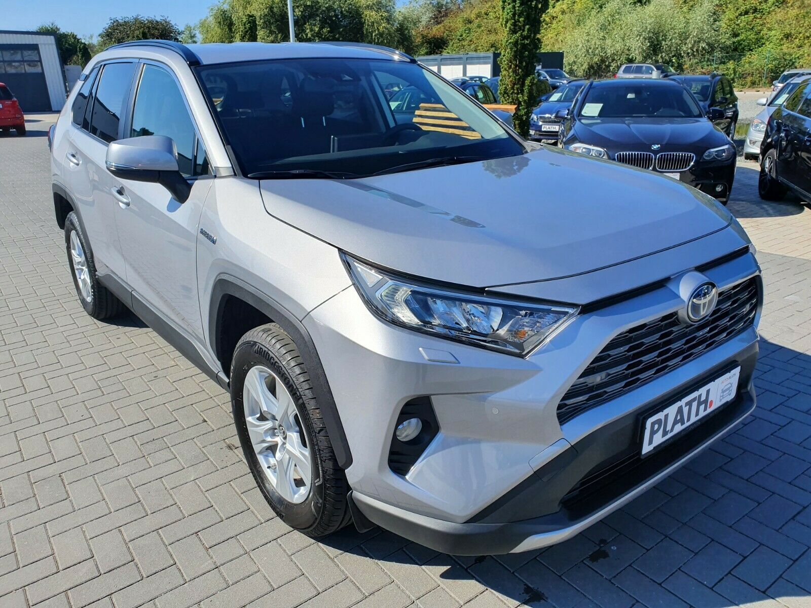 Toyota RAV 4 2.5 Hybrid - Samsaru's Car Outlet