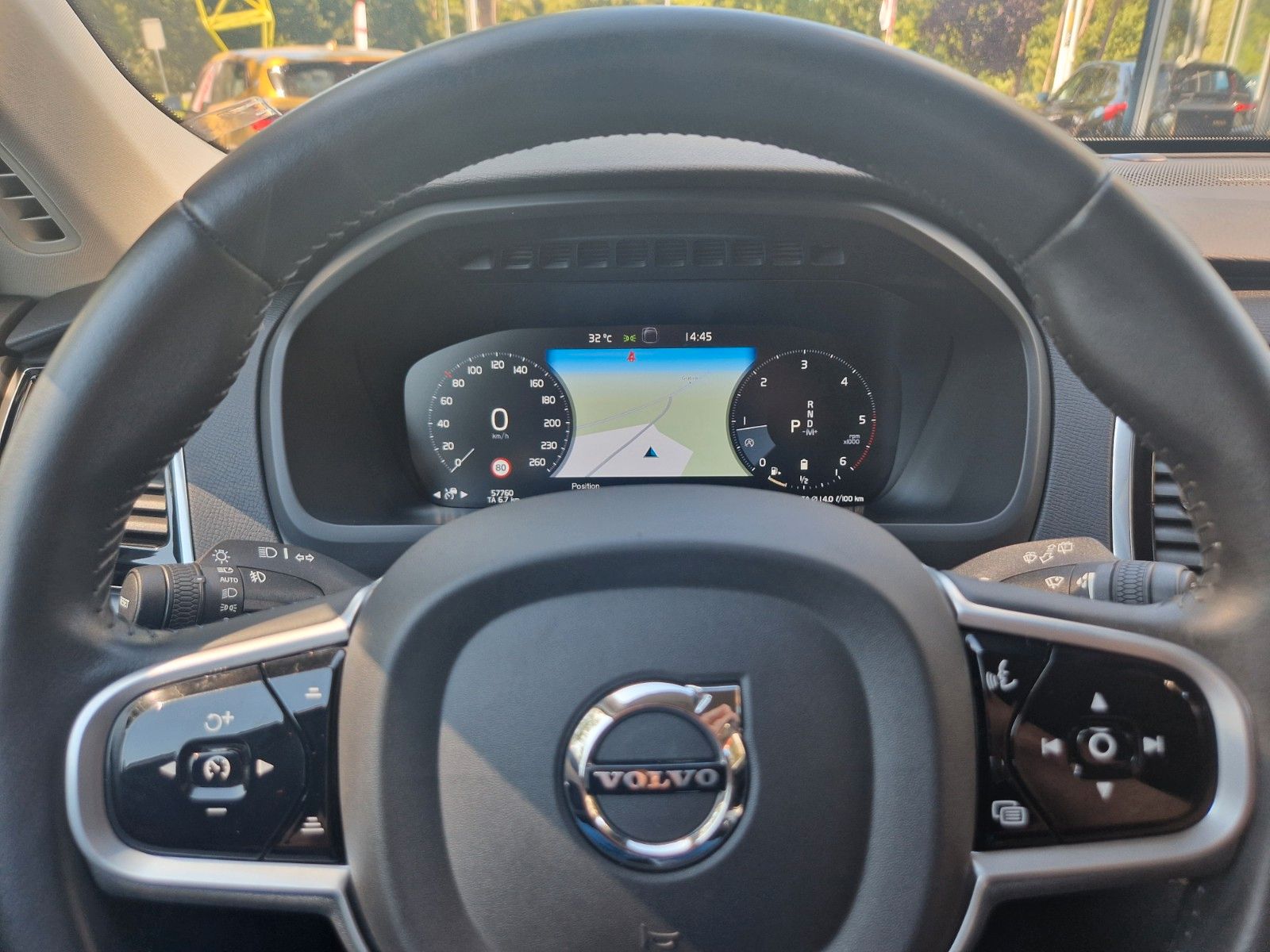 Volvo XC90 Momen Pro AWD D5 AHK 7 Sitze 360° DAB 8fach