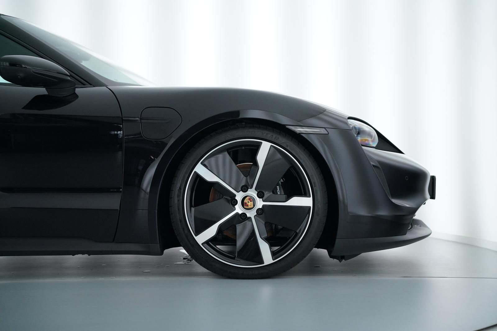 Porsche TAYCAN 4S 75-JAHRE+BOSE+PANO+21" EXCLUSIVE FELGE