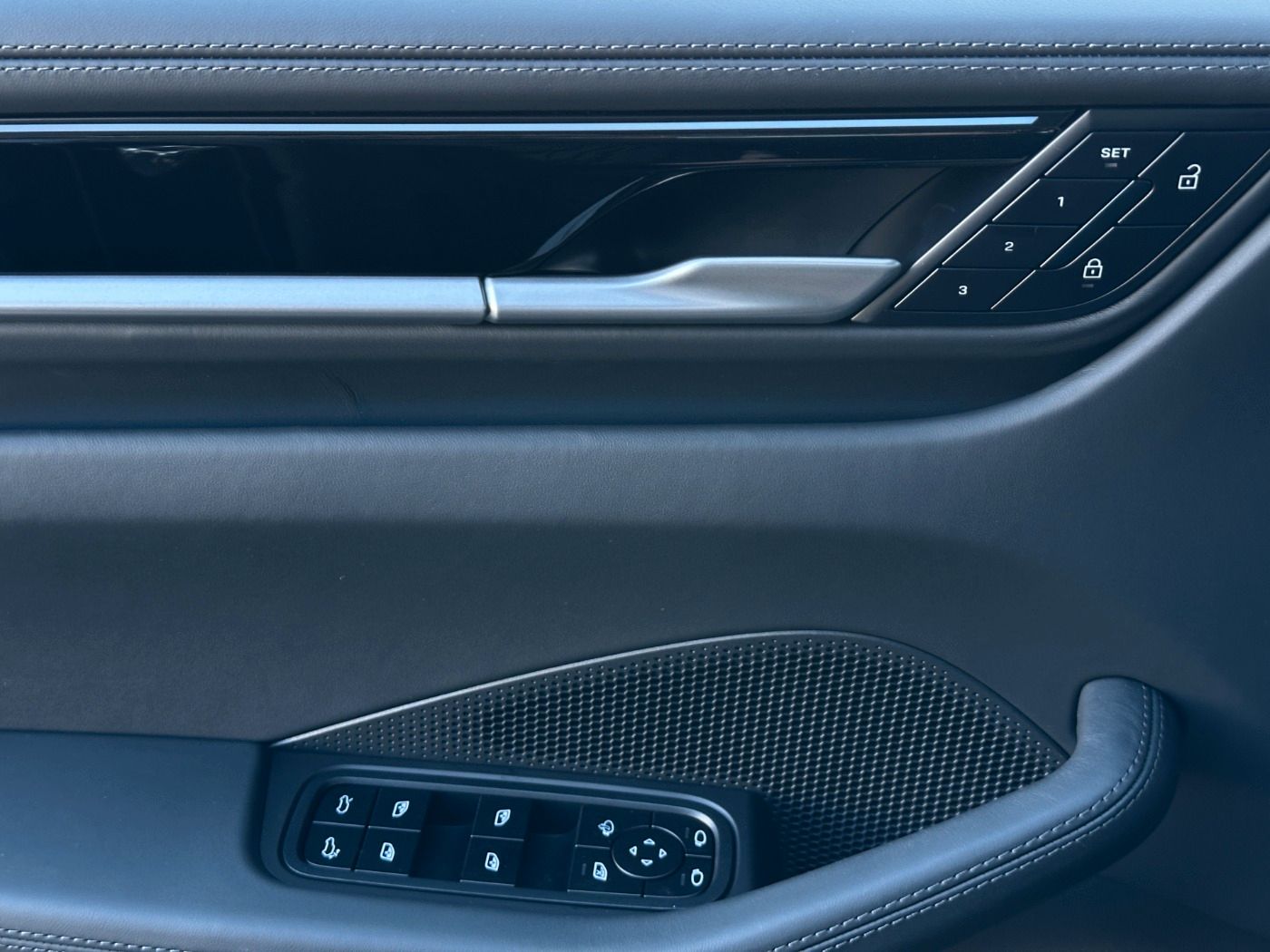 Porsche Macan 4S - Samsaru's Car Outlet