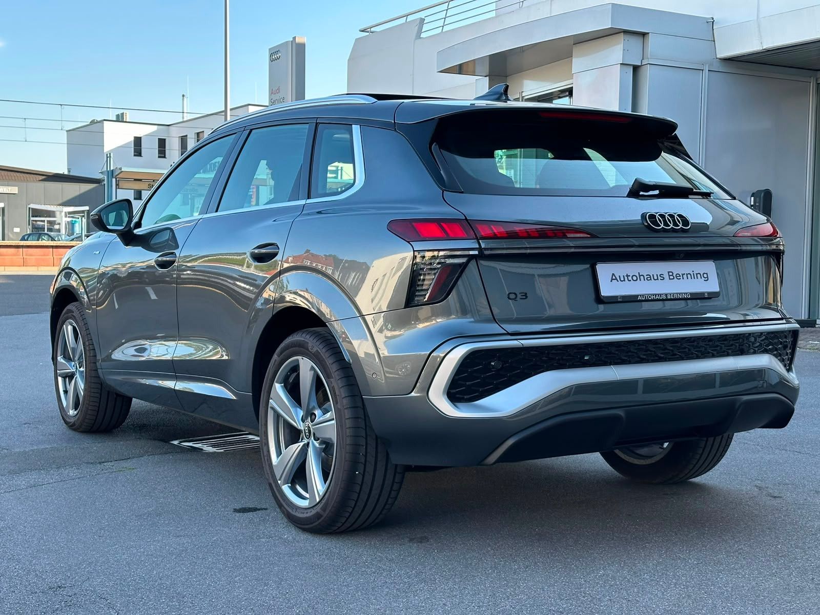 Audi Q3 35TDI 2x S LINE PANO LEDER AHK ACC KAMERA