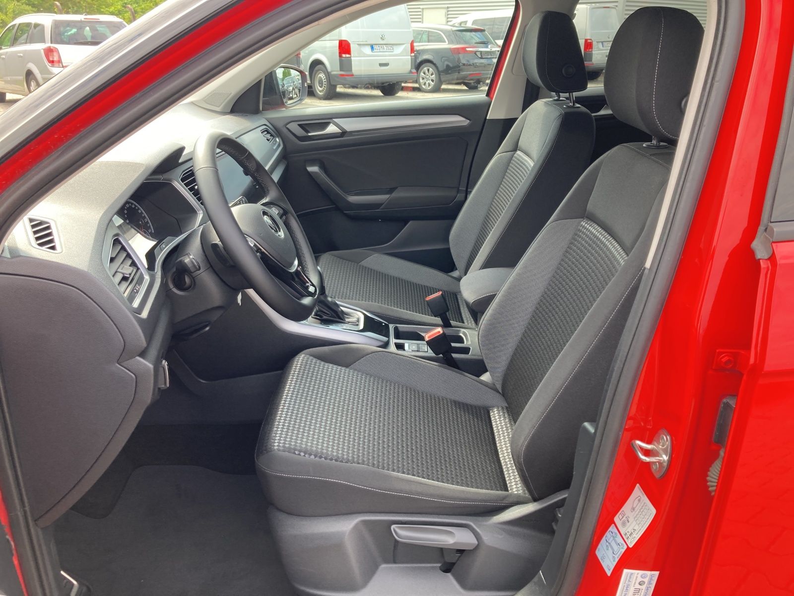 Volkswagen T-Roc TSI DSG Active - Samsaru's Car Outlet