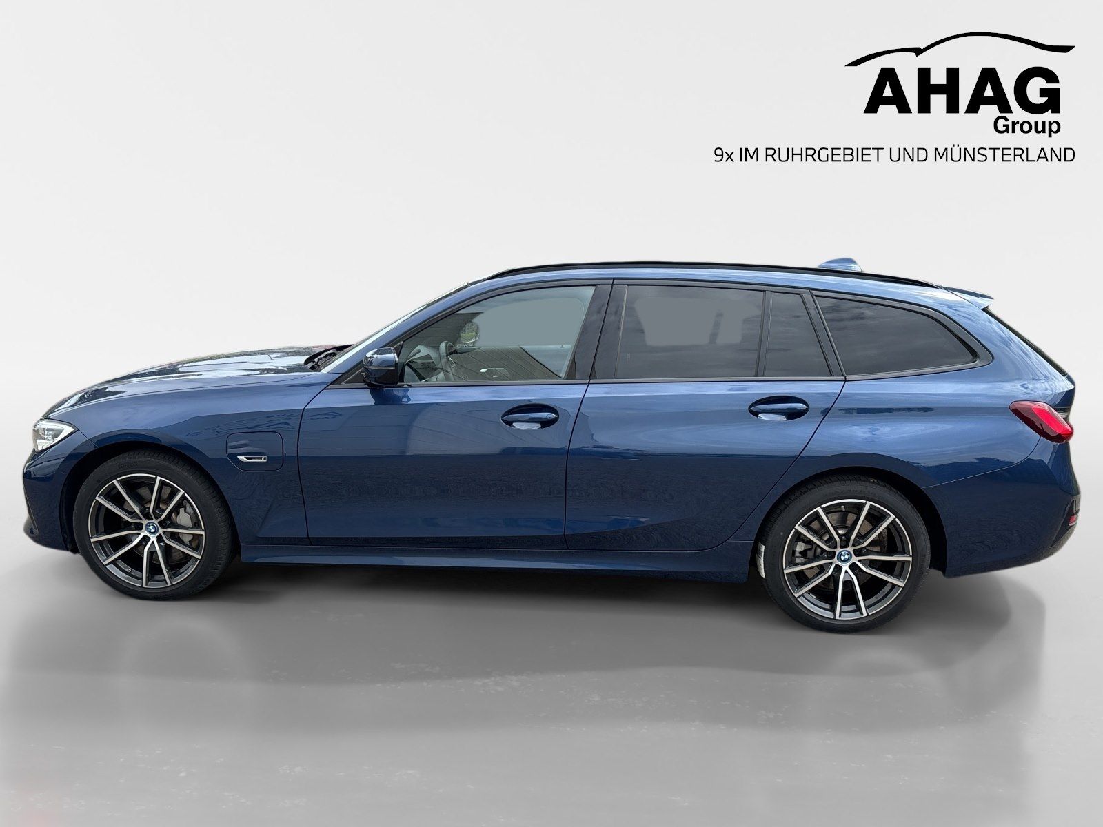 BMW 330e xDrive Touring Sport Line Pano RFK HiFi Sit