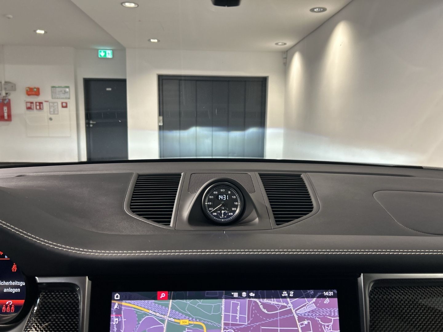 Porsche Macan T BOSE Sportabgasanlage Panoramadach LED