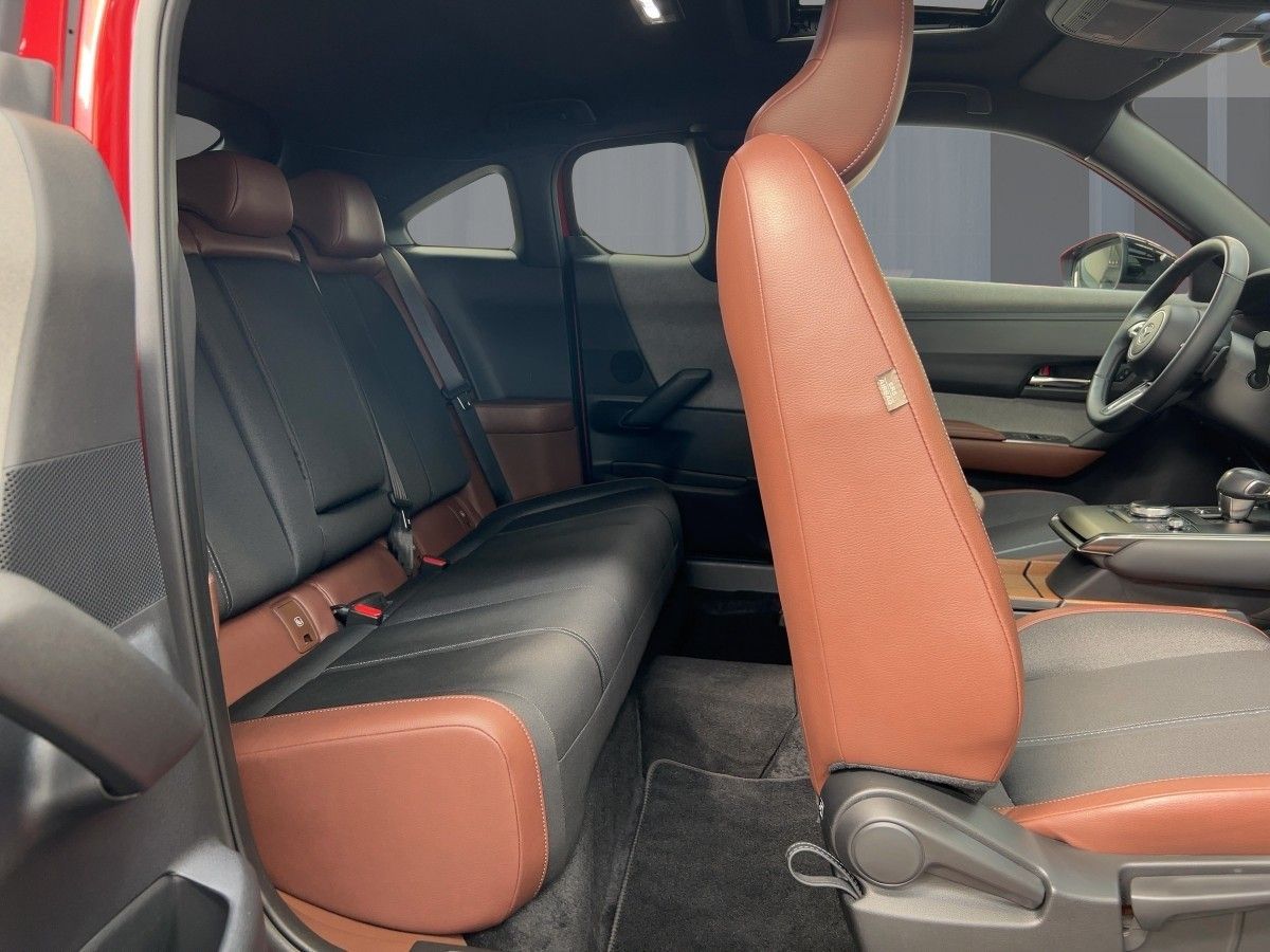 Mazda MX-30 MAKOTO R-EV e-SKYACTIV CCS-Ladeanschluss