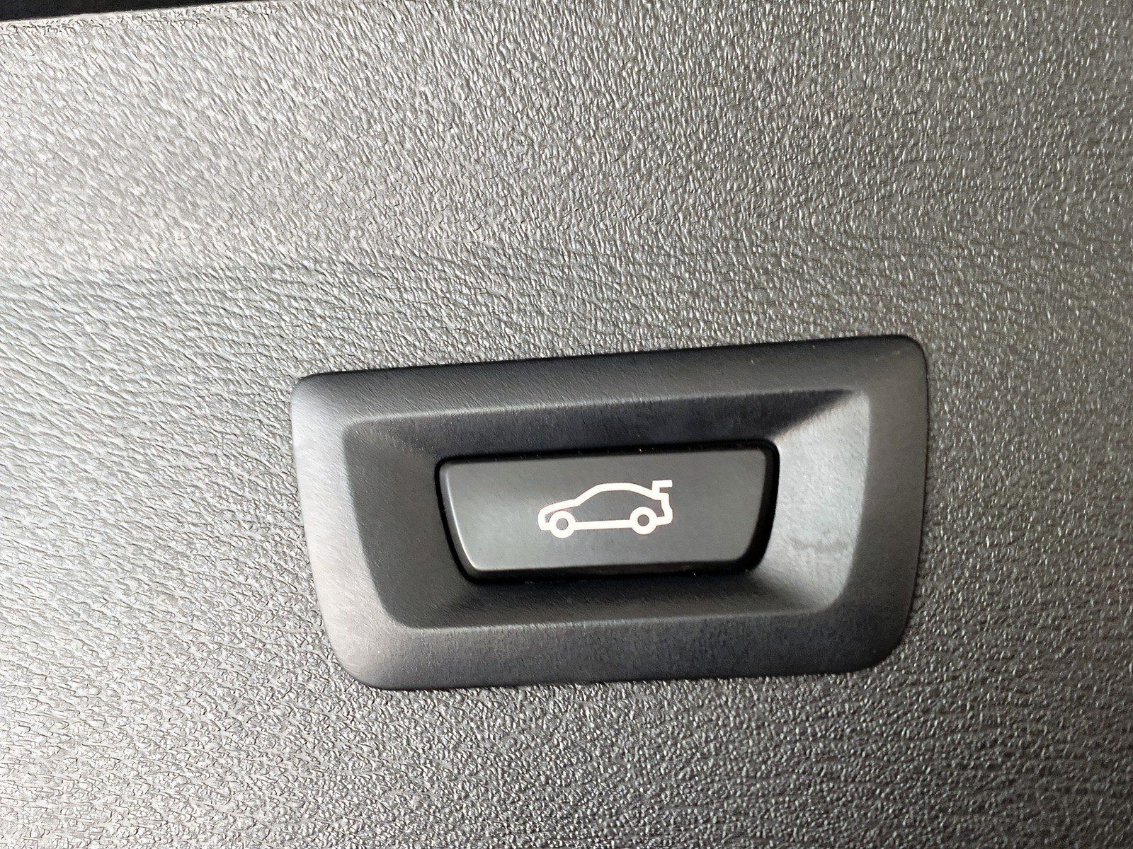 BMW X1 xDrive20d Sport Line - Samsaru's Car Outlet