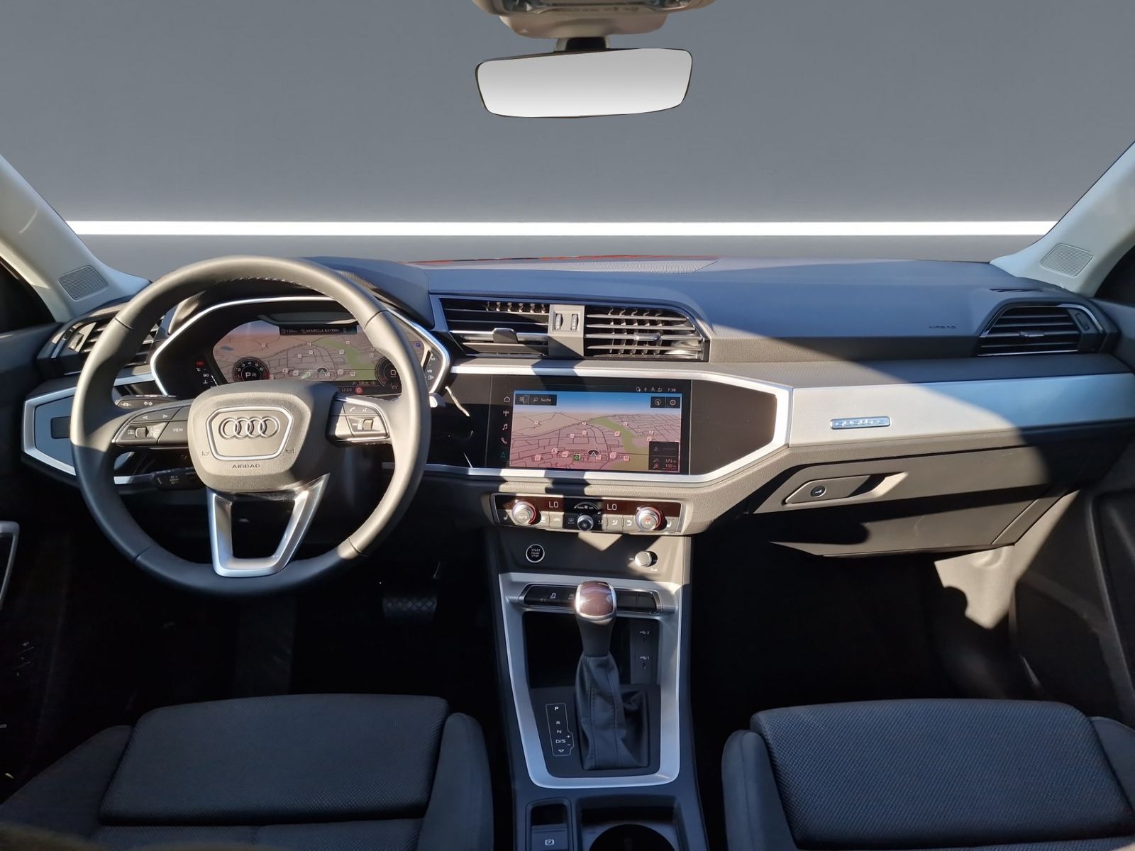 Audi Q3 45 TFSI quattro Advanced - Samsaru's Car Outlet
