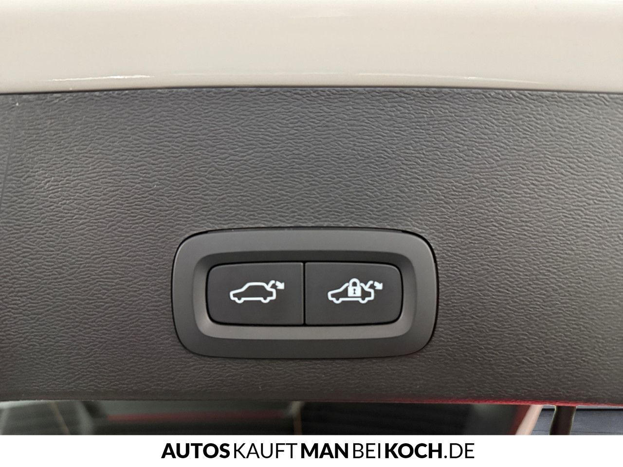 Volvo XC40 B3 DKG Core AHK LED SHZ/LHZ NAVI PDC/CAM!