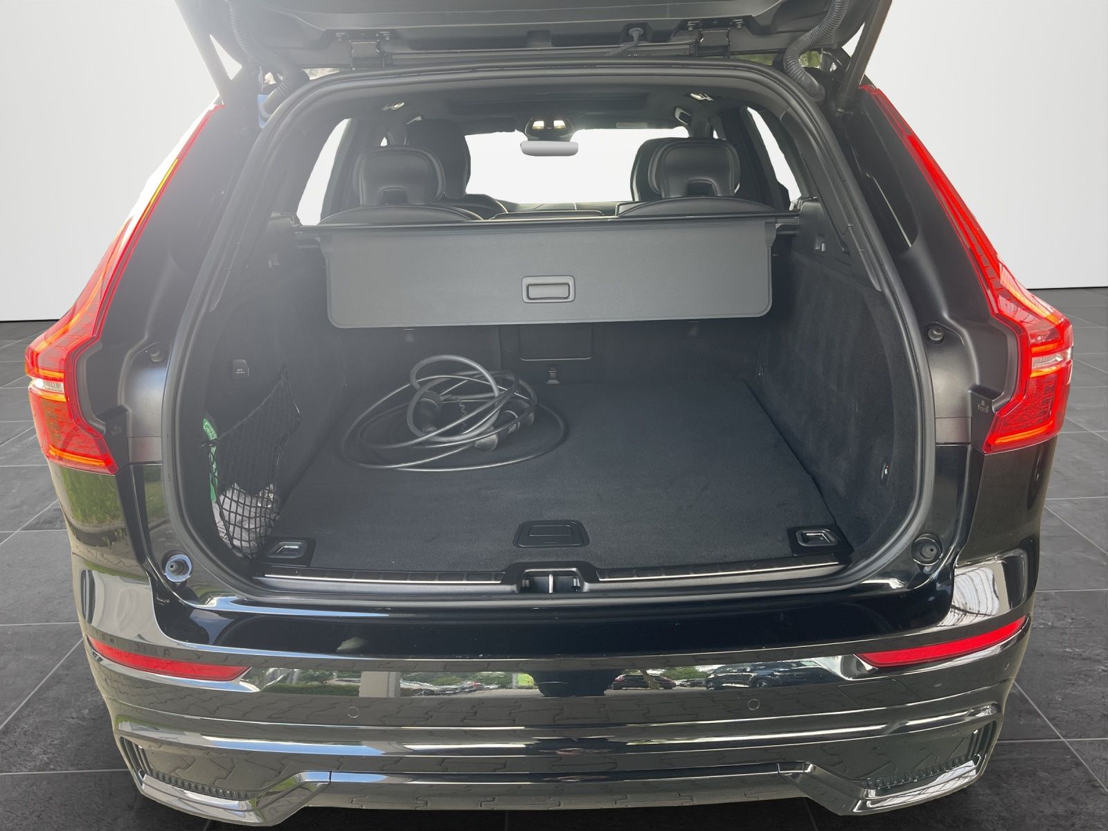 Volvo XC60 Twin Engine R Design Recharge AHK