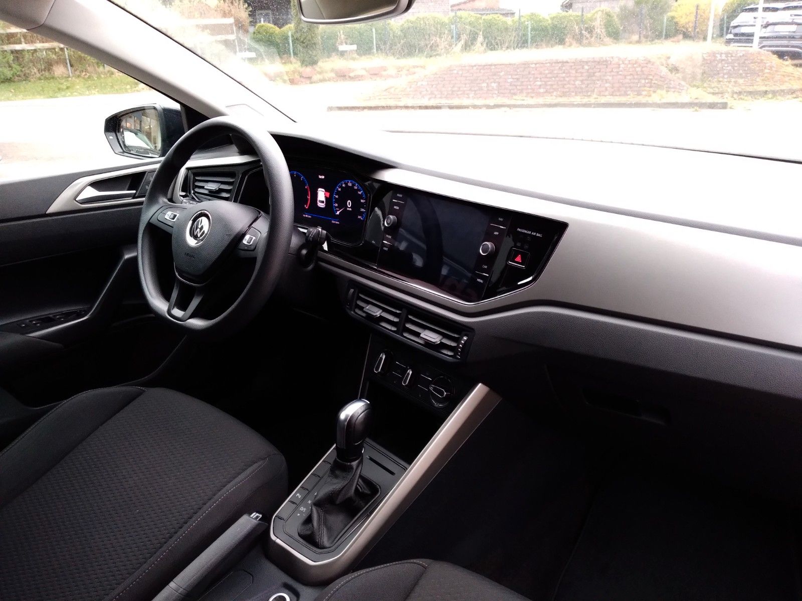Volkswagen Polo 1.0 TSI DSG Comfortline - Samsaru's Car Outlet