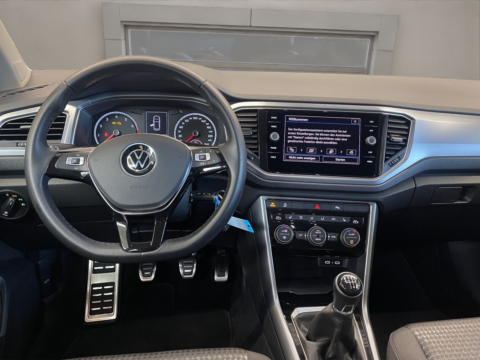 Volkswagen T-Roc 1.0 TSI Active - Samsaru's Car Outlet