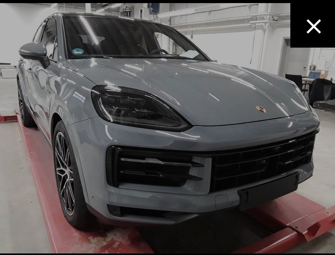 Porsche Cayenne Coupe E-Hybrid*HAL*AHK*22"Alu*BOSE*MATRI