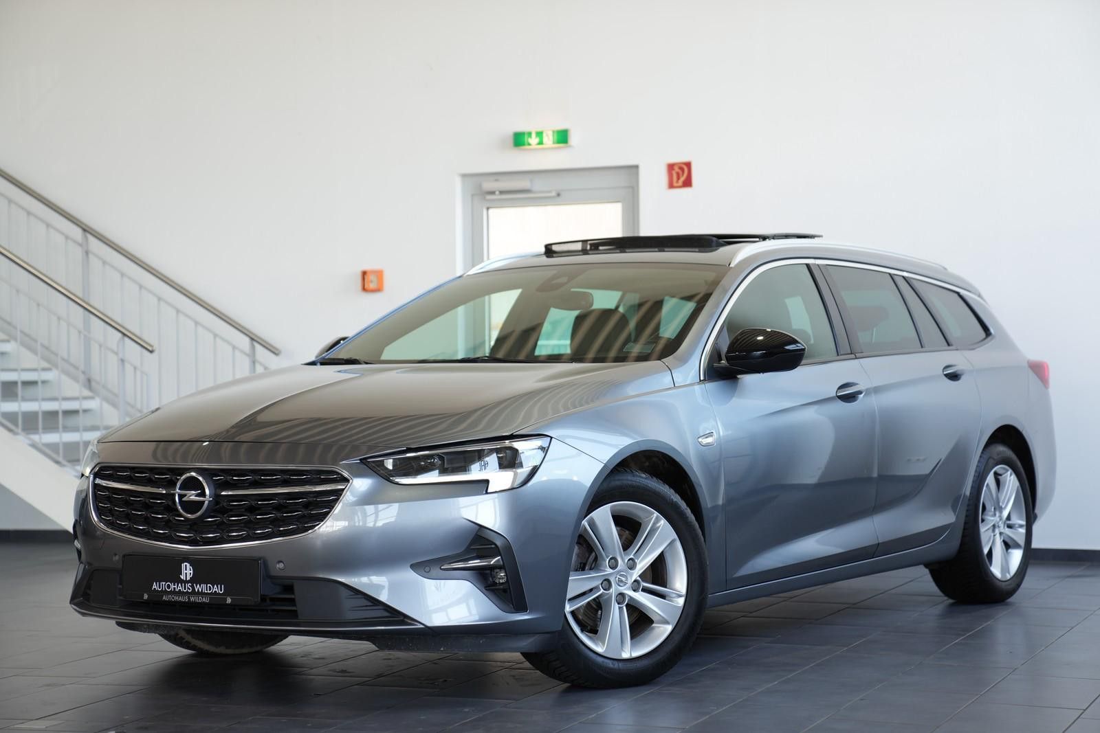 Opel Insignia B Sports Tourer Elegance - Samsaru's Car Outlet