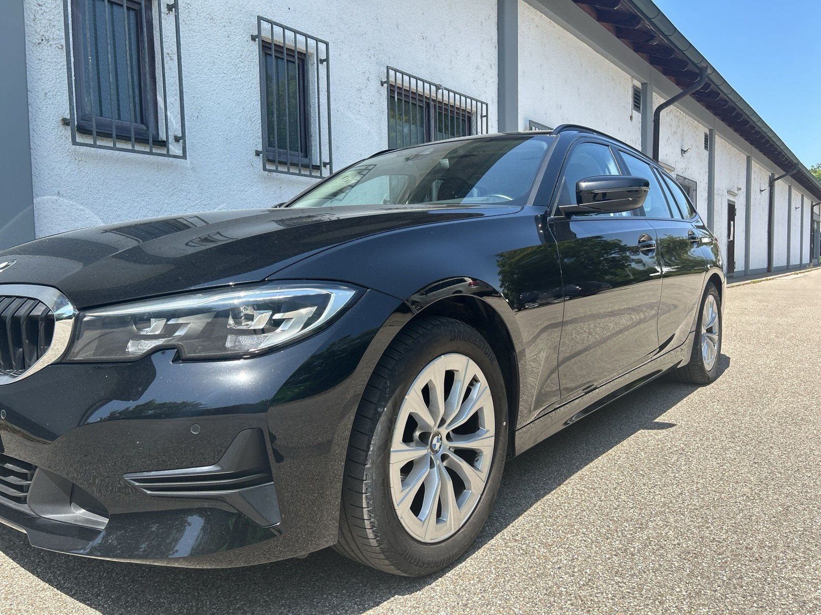 BMW 318i Touring - Samsaru's Car Outlet