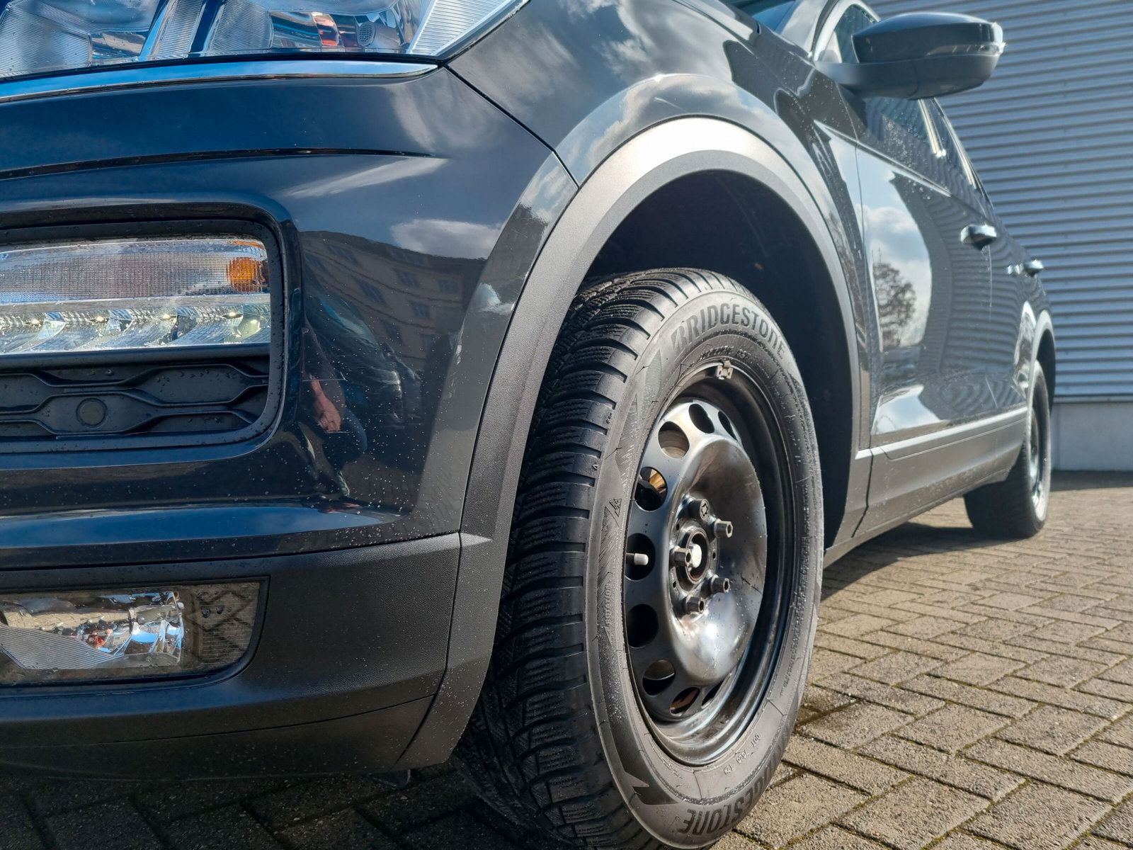 Volkswagen T-Roc 1.0 TSI - Samsaru's Car Outlet