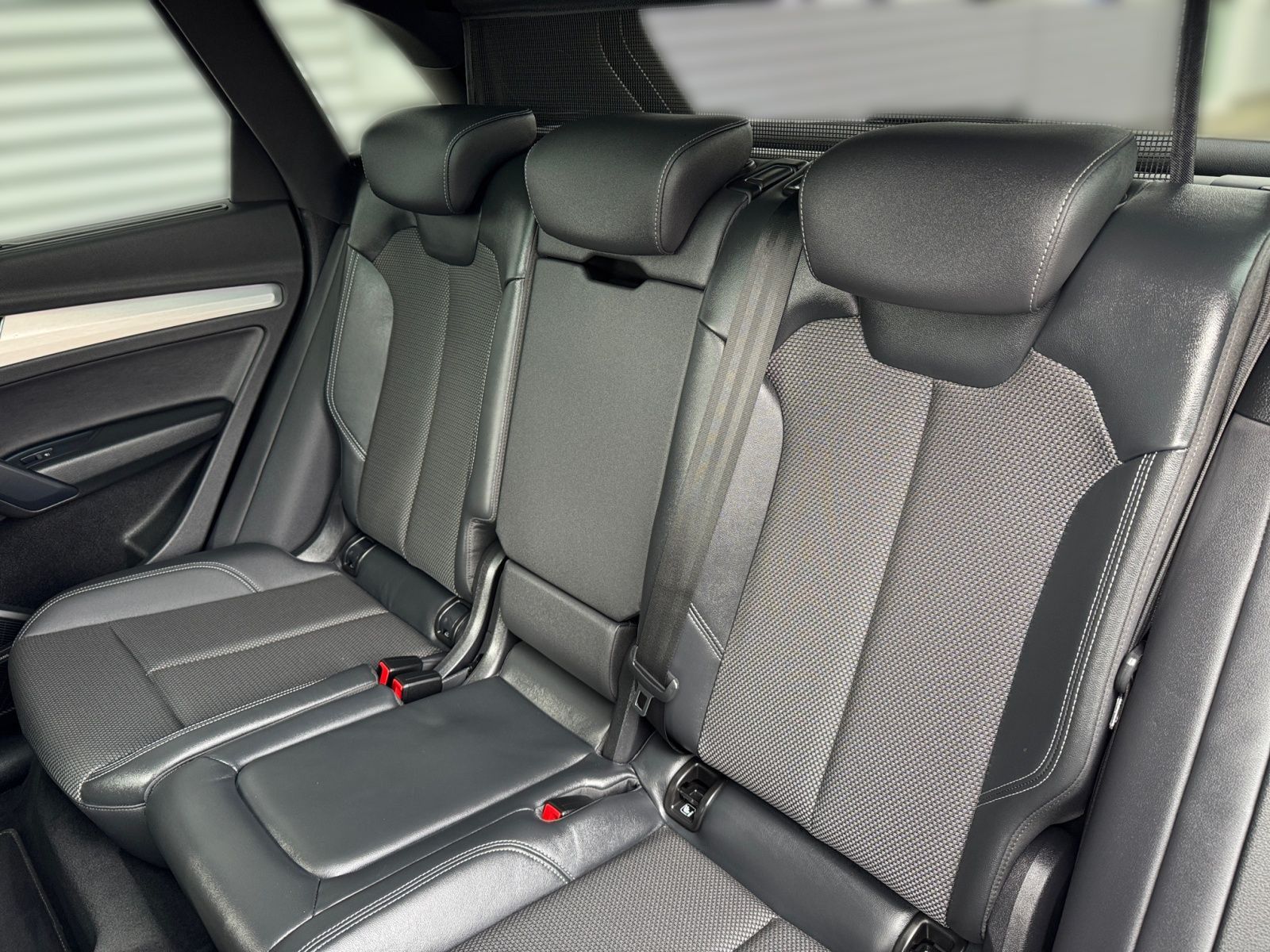 Audi Q5 S line 55TFSIe qu - Samsaru's Car Outlet