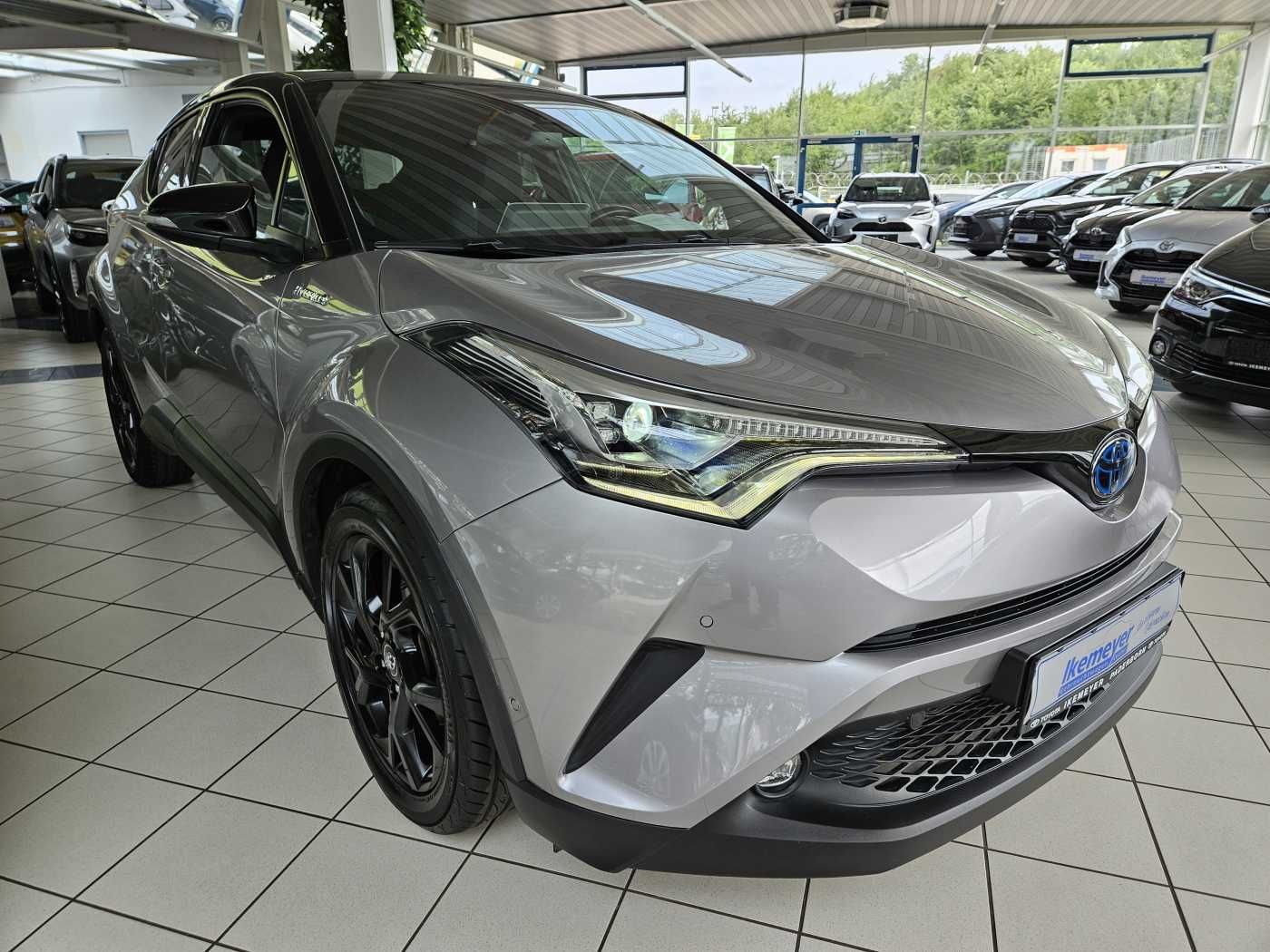 Toyota C-HR Hybrid Style - Samsaru's Car Outlet